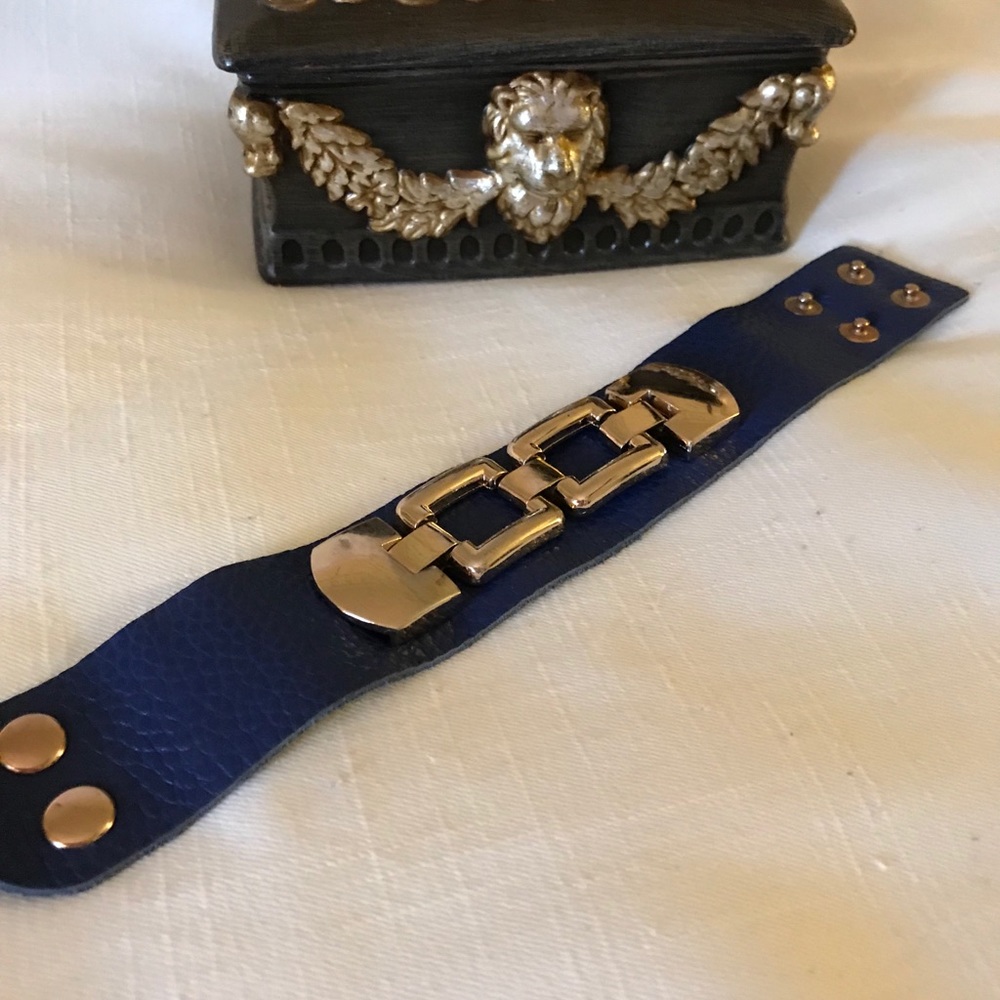 Boho look, Navy blue leather Snap on bracelet